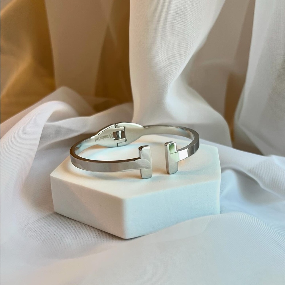 Elegant Silver Bracelet
